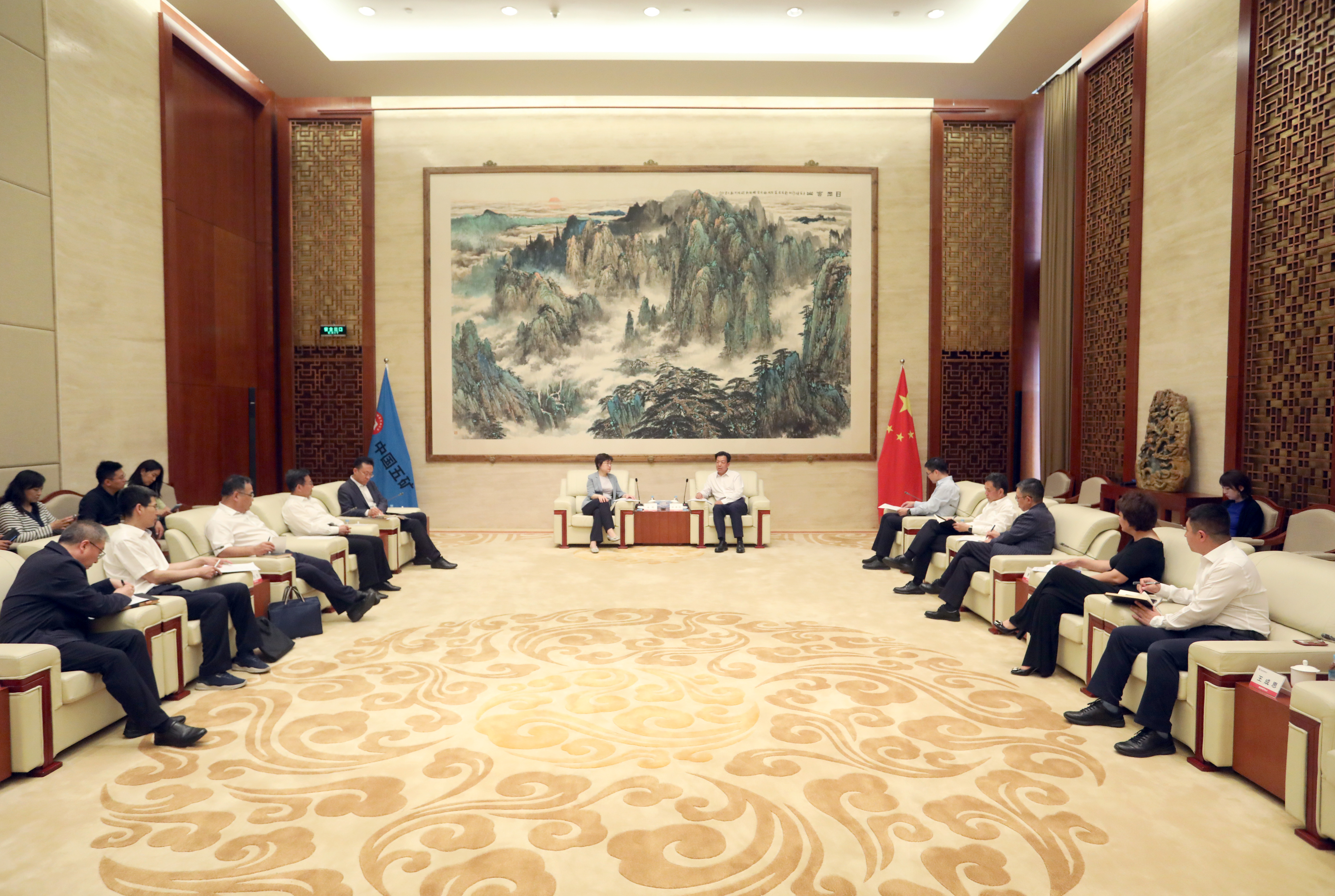 Chen Dexin Meets with Jin Hui, Vice Governor of Hebei Province